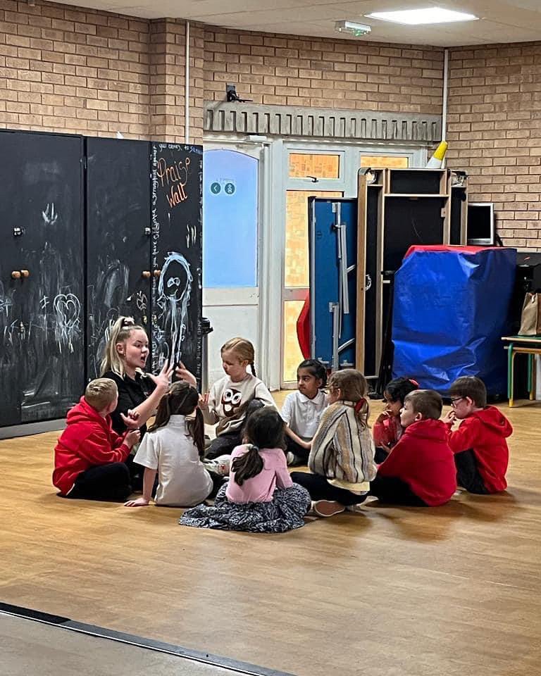 Looking for a safe, creative, and fun environment for your child to explore their love for Drama and Singing❓

Join us and see your child flourish!

Link in bio 👆🏻to book your child’s free trial ❤️
#childrensactivities #whatson4kids #clubhub #manchester #didsbuy
