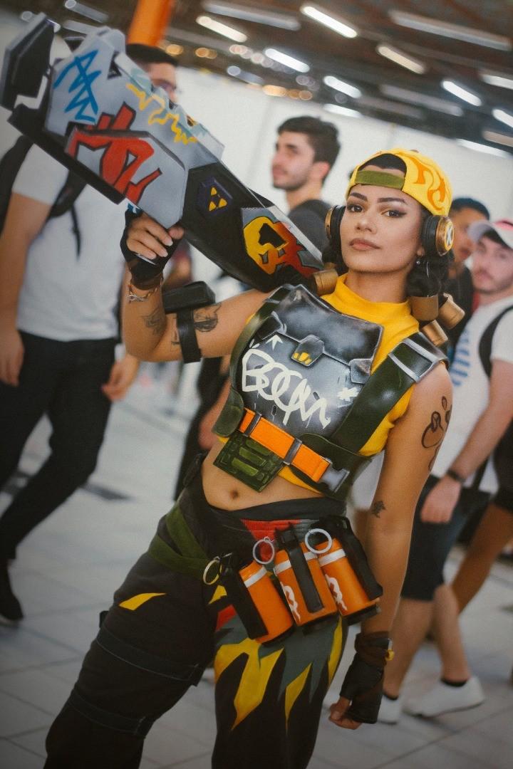 melcoser_twt's tweet photo. 💥🧡 Chegou o Reggae!
Raze - Valorant
Evento: Abnogg
#raze #razecosplay #cosplay #cosplayer #valorant #valorantcosplay #abnogg #nogg #cosplaypernambuco @VALORANTBrasil @PlayVALORANT @riotgames https://t.co/ccBC851o3Q