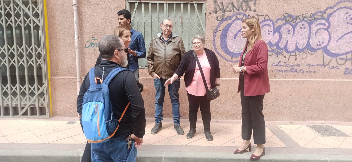 CarmenFructuos4's tweet photo. Facilitar las tareas de reparto de mercancías también es hacer una Murcia más sostenible. En distintas calles de Santa María de Gracia hemos creado nuevas plazas de carga y descarga dando así solución a una demanda histórica de los comerciantes de la zona.
#SeguimosProgresando🌹 https://t.co/zplvXHqiQ4