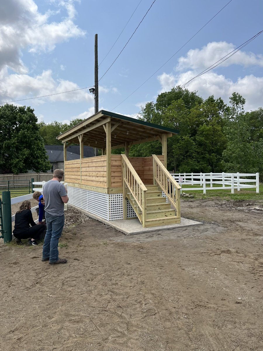 Pirates_CHS's tweet photo. Mr. Stegbauer and his Industrial Technology students recently constructed and installed this new announcer stand at the horse arena at the Putnam County Fairgrounds.  #ProudtobeaPirate https://t.co/9RH6RrVjKX