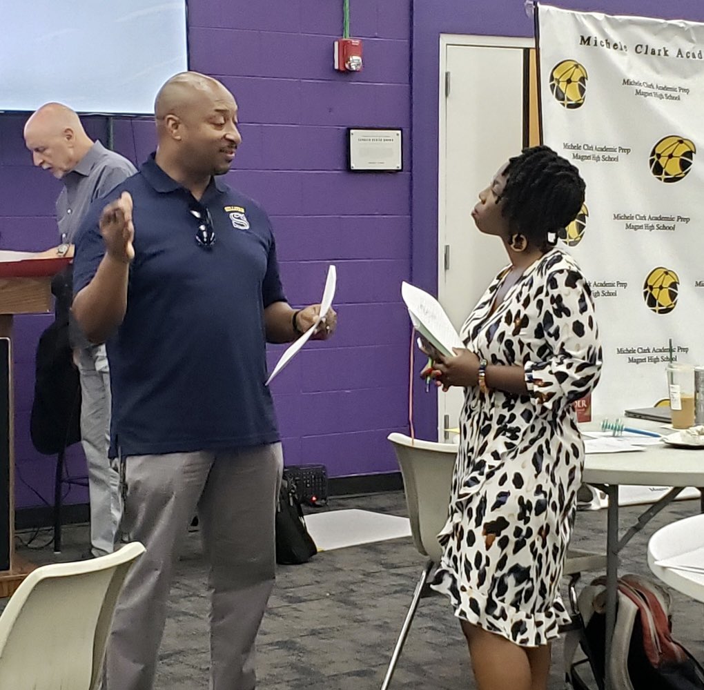 Chitownteach's tweet image. .@CpsLeaders had a phenomenal day with @ChiPubSchools new principals. @PedroCPSCEO @Chi_JasT @JesseIlhardt and others presented.