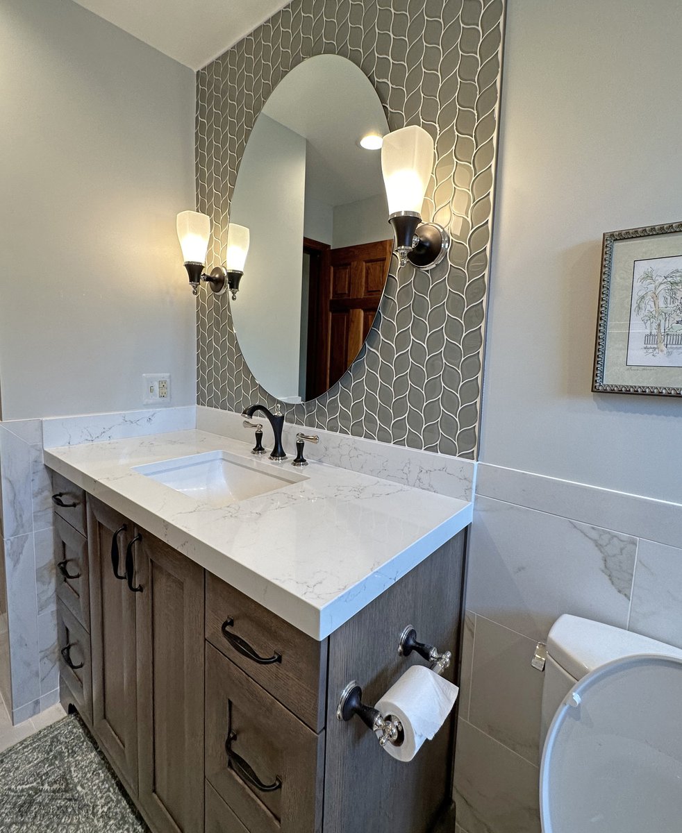 WoodmasterMI's tweet photo. There is a vanity style, size, and finish to fit every #bathroomdesign. 🙌

👉 Work with our team to customize your vanity storage and find the perfect choice to enhance your bathroom's functionality and design aesthetic. https://t.co/4YCTJqwSgn