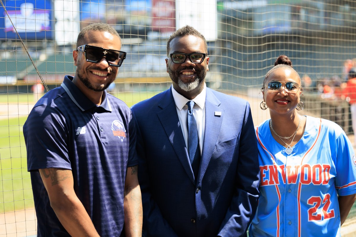 Congratulations to the Kenwood Academy boys baseball team for making HISTORY as Chicago Public League Baseball City champs! It was an exciting game to watch and you should all be so proud of what you have accomplished. You made your City proud!