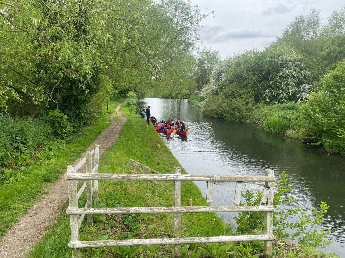 What a wonderful day to start exploring the river Stort - Year 10 Silver #DofE pupils kicked off their canoeing adventures today. 
🛶 😎🌞

#ChigwellSchool #SilverDukeofEdinburgh #SilverExpedition #SilverAward #Canoeing #RiverStort #Seniors #Year10