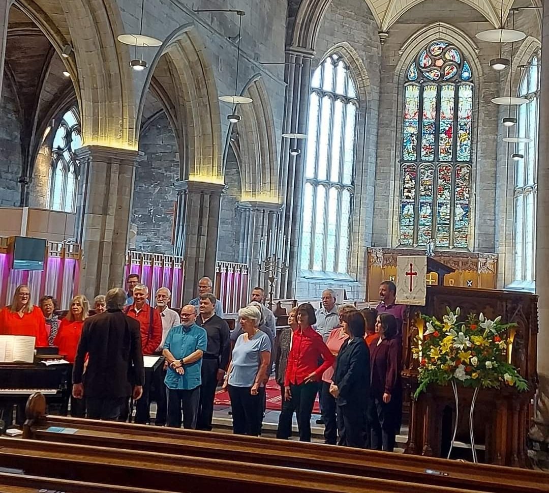 "Such joyous, spirited singing from Rosenethe Singers this afternoon, conducted by the inimitable Kevin Duggan - rounding off our Occasionally@St.Michael's series for the summer. A lovely Sunday afternoon treat!" (Alison Hastie)
@ St Michael's Parish Church, Linlithgow 21 May.