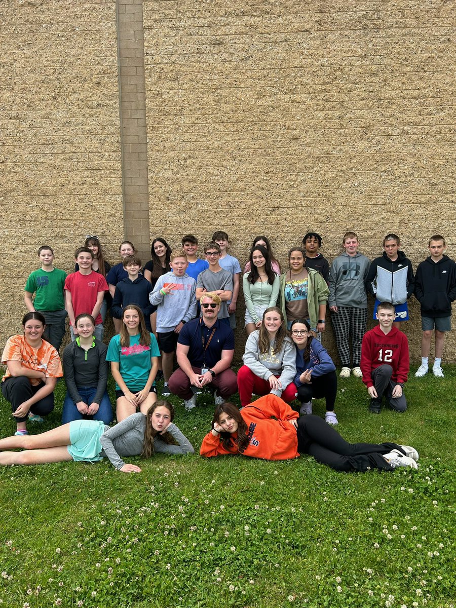 powhatanms's tweet photo. See that blond haired guy in the middle?? That’s Mr. Doczi- who had brown hair before his 4th and 6th block US History II classes took their SOL tests. The combined pass rate needed to be at least 90% for Mr. D to bleach his hair-they got a 92.2% 😎 https://t.co/j8inr2CoVf
