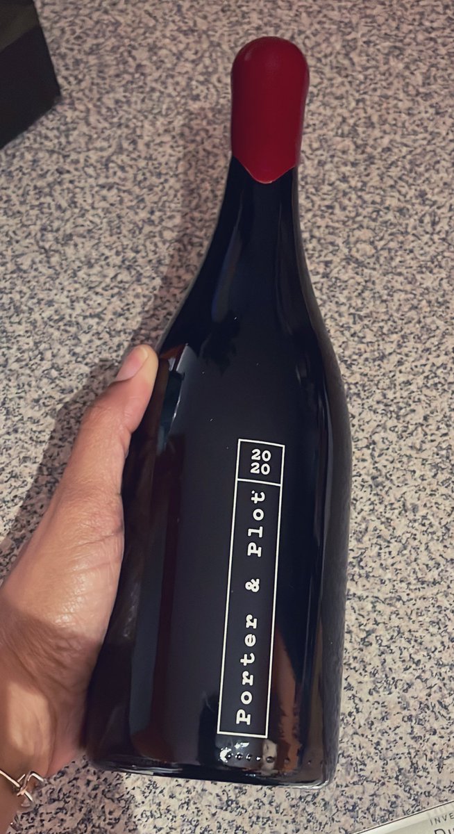 TheRealECB's tweet image. The wax seal on this wine bottle is very fancy. But now I have to figure out how to get to the cork. 🥴