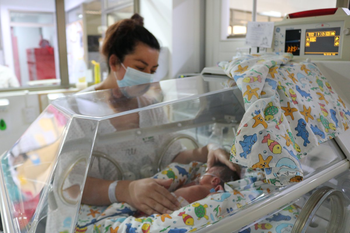 hospitalcopiapo's tweet photo. Solange y Richard, padres de los trillizos nacidos ayer agradecieron Atención brindada por @hospitalregional en el parto de sus hijos. Hoy los inscribieron oficina del Registro Civil que se encuentra en nuestro establecimiento
-Orión Maximiliano
- Uriel Israel
- Isidora Monserrat https://t.co/ouTfeIdg5L