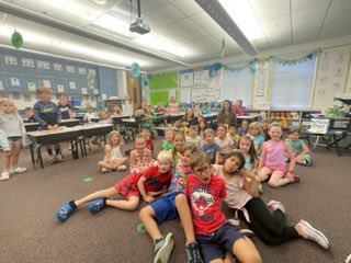 We visited <a href="/CTE_Rice/">Karen Rice</a>’s 1st grade classroom today. They showed us their cool desks, cubbies, book bins, and told us what homework they have. 1st grade here they come. 🥹💕