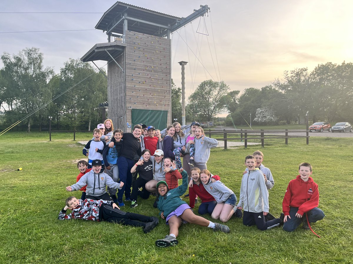 Just look at those faces! How much fun do you think they’re having?! Egg Drop Challenge this evening was egg-celent🥚