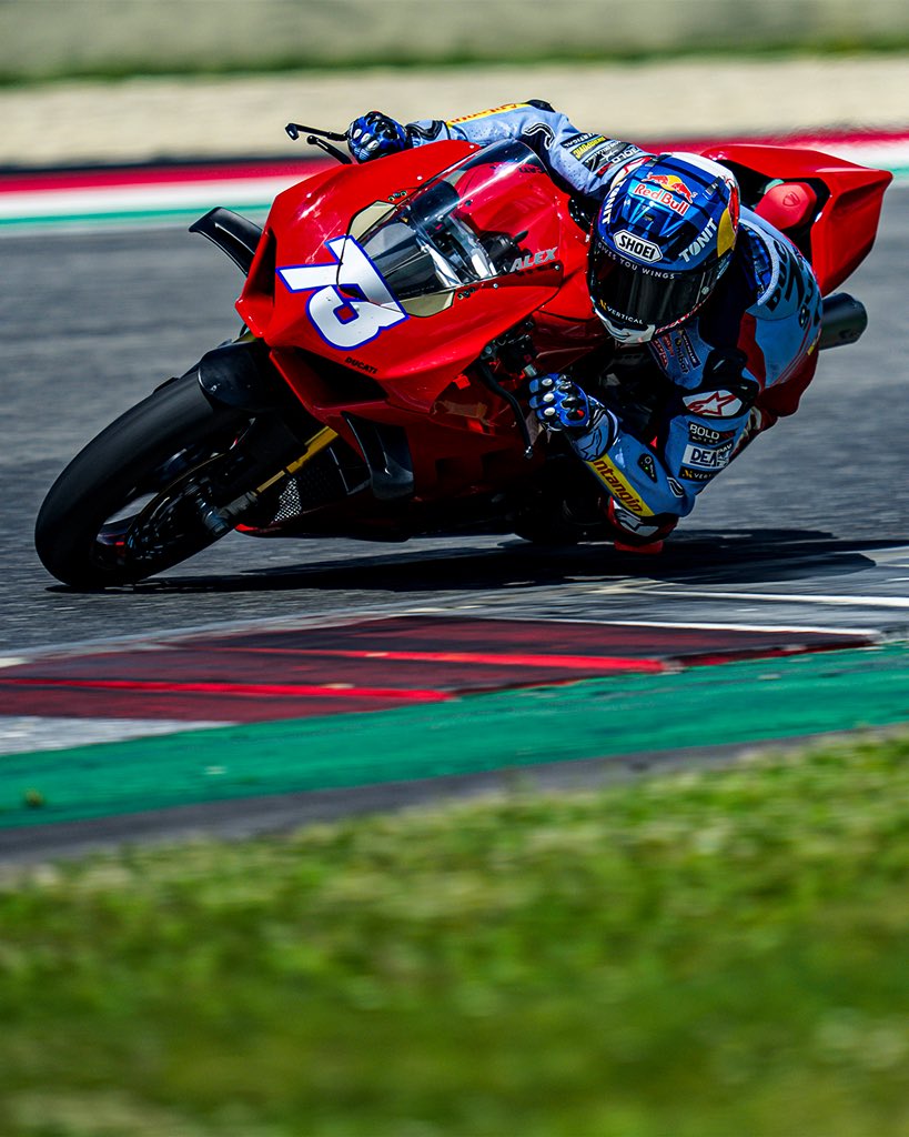 alexmarquez73's tweet photo. Test day en Mugello. Aquí no paramos! 🇮🇹

Test day in Mugello. We can’t stop! 🇮🇹

@GresiniRacing 
#Alex73 https://t.co/ETdvZYmUKf
