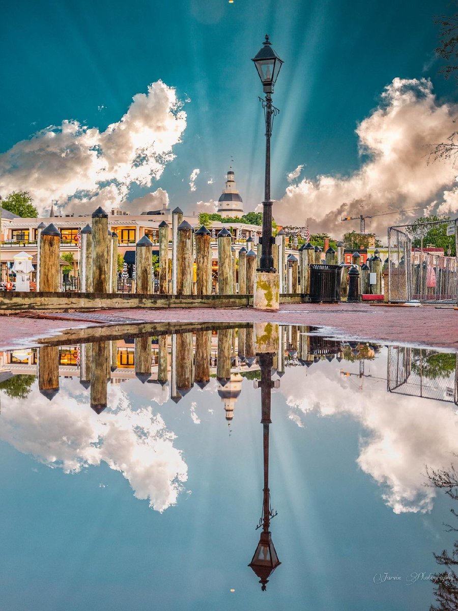 VisitAnnapolis's tweet photo. #IconicAnnapolis, these views never get old!
๐ธ @jarvinphotography
Soon the skies will buzz with the official Blue Angels Air Show, https://t.co/pNuYPEAfd9
#landscape #Annapolis #reflection #historicannapolis #weekendsinannapolis #thingstodoinannapolis #romanticgetaway https://t.co/ANC8UrZSQj