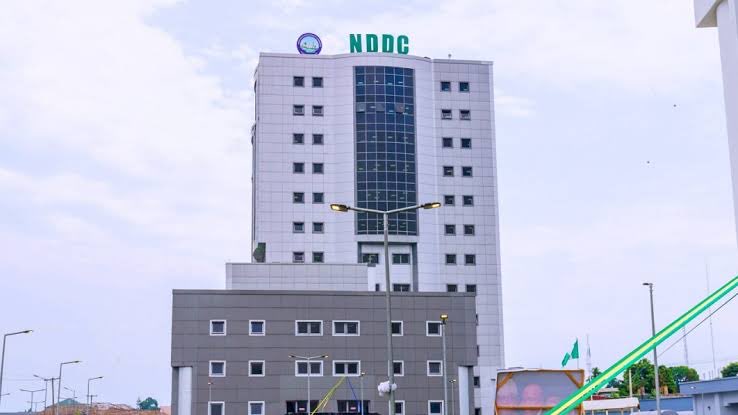 mabziz's tweet photo. Frame:
1: New Customs HQ
2: New NDDC HQ
3. New NCMDB HQ
4. Zik Mausoleum

Monuments of major significance finished by the #InfrastructureCzar; Muhammadu Buhari (POFRON) https://t.co/Xix8RM5WMY