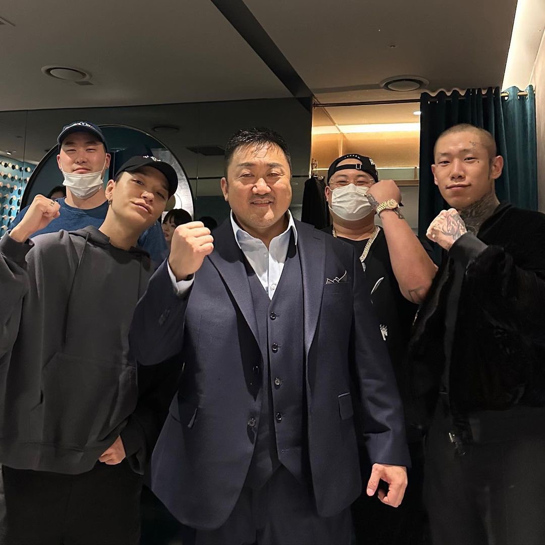 SIMONDTHAILAND's tweet photo. ไอจีตัวเองไม่ลงหรอก พี่���กมักจะไปโผล่ตามไอจีคนอื่นๆ  🤣🤭 (#범죄도시3) 
@longlivesmdc  
#SimonDominic #쌈디 
#AOMG #사이먼도미닉 https://t.co/MFJkncThXP