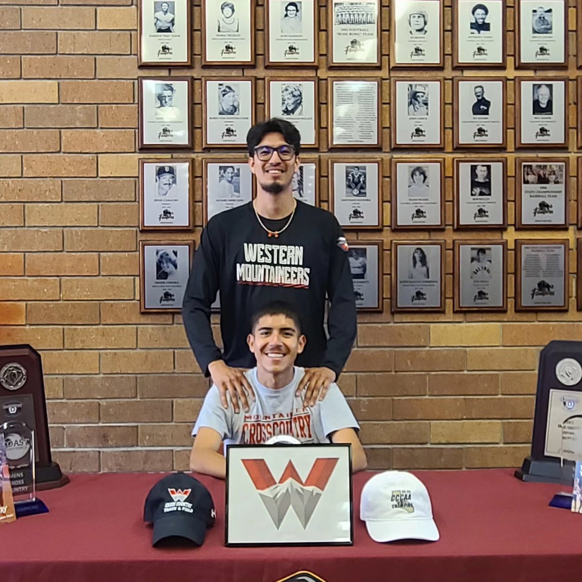 CollegeTf's tweet photo. Esteban Deniz (King City) will compete on scholarship next year at Western Colorado University in Gunnison, CO. Esteban won the state 1500m title in 3:51.01, the third fastest time in Hartnell history.
@KingCityTrack 
@JohnJDevine 
@HartnellAthletc 
@3C2Asports 
@CoastConferenc1 https://t.co/thwZJ6VJCS