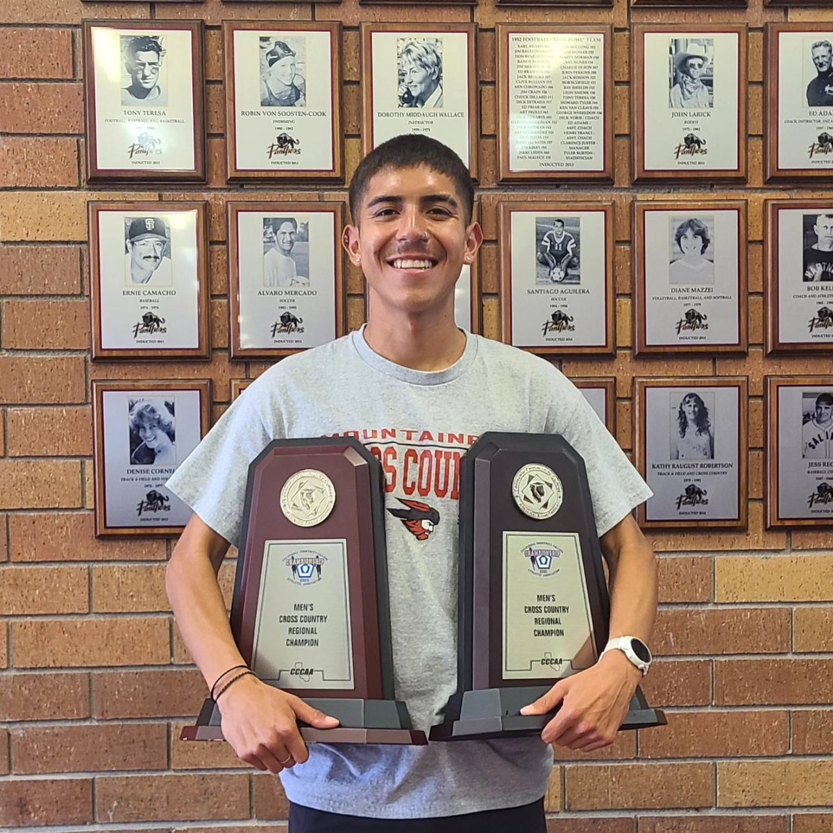 CollegeTf's tweet photo. Esteban Deniz (King City) will compete on scholarship next year at Western Colorado University in Gunnison, CO. Esteban won the state 1500m title in 3:51.01, the third fastest time in Hartnell history.
@KingCityTrack 
@JohnJDevine 
@HartnellAthletc 
@3C2Asports 
@CoastConferenc1 https://t.co/thwZJ6VJCS