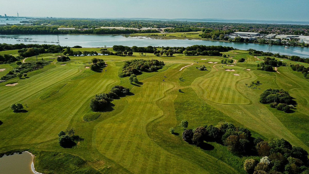 The time to golf is now! Book online at

camshall.intelligentgolf.co.uk/visitorbooking/