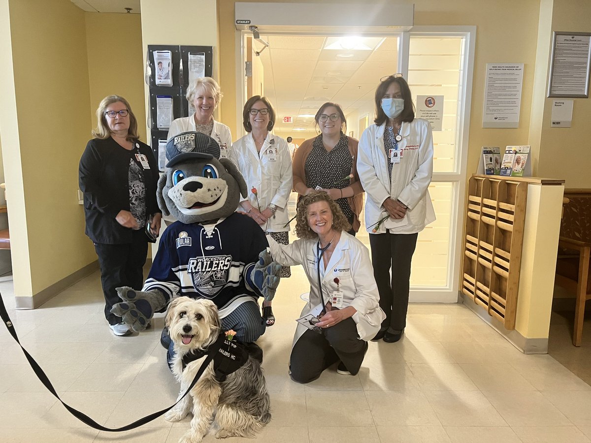 Today we got to visit Umass Hahnemann Campus to drop off carnations, tickets to future Railers game, and @ScrubaDubCarWsh free car wash vouchers to our caregivers! @umassmemorial