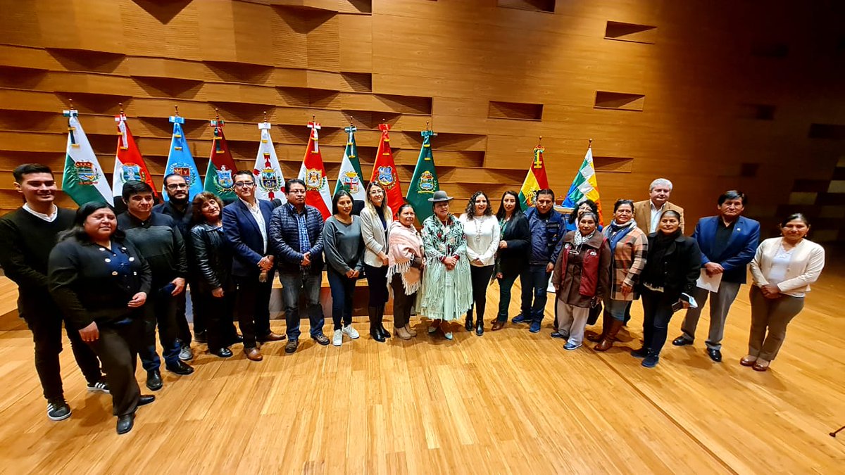 Sen_Virginia's tweet photo. Hoy se realizó el acto de lanzamiento del Frente Parlamentario de Tuberculosis Bolivia, que tiene la #misión de #coadyuvar en la formulación de políticas públicas y #desarrollo #legislativo con la finalidad, de #lograr la erradicación de esta enfermedad. https://t.co/VpSDeG6xZV
