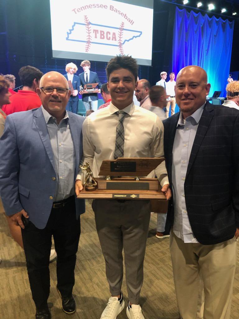 There goes that man!!! Well deserved Mr. Baseball <a href="/GageHoover7/">Gage Hoover</a>, great family, great kid, great player. Our entire community is proud of you buddy. @mbartlett24 definitely on his tippy toes tho! Let’s ride