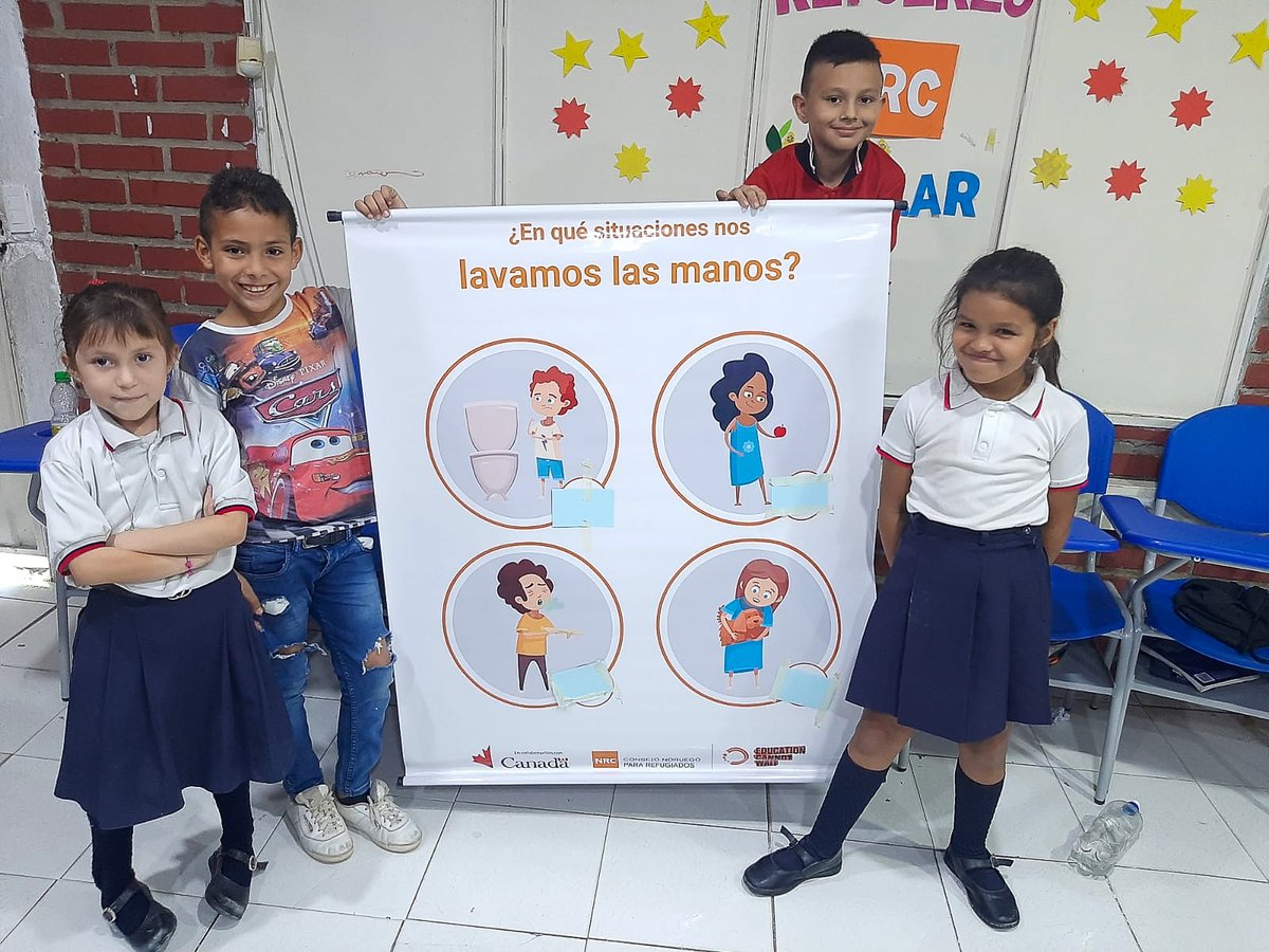 ¡Arriba las manos limpias! 🙌
 
Niñas y niños en Tibú, #Colombia aprenden a lavarse las manos🧼y reconocen la importancia de hacerlo después de ciertas actividades. Gracias a @EduCannotWait y @CanadayColombia promovemos hábitos saludables de higiene. 
#LaEducaciónNoPuedeEsperar