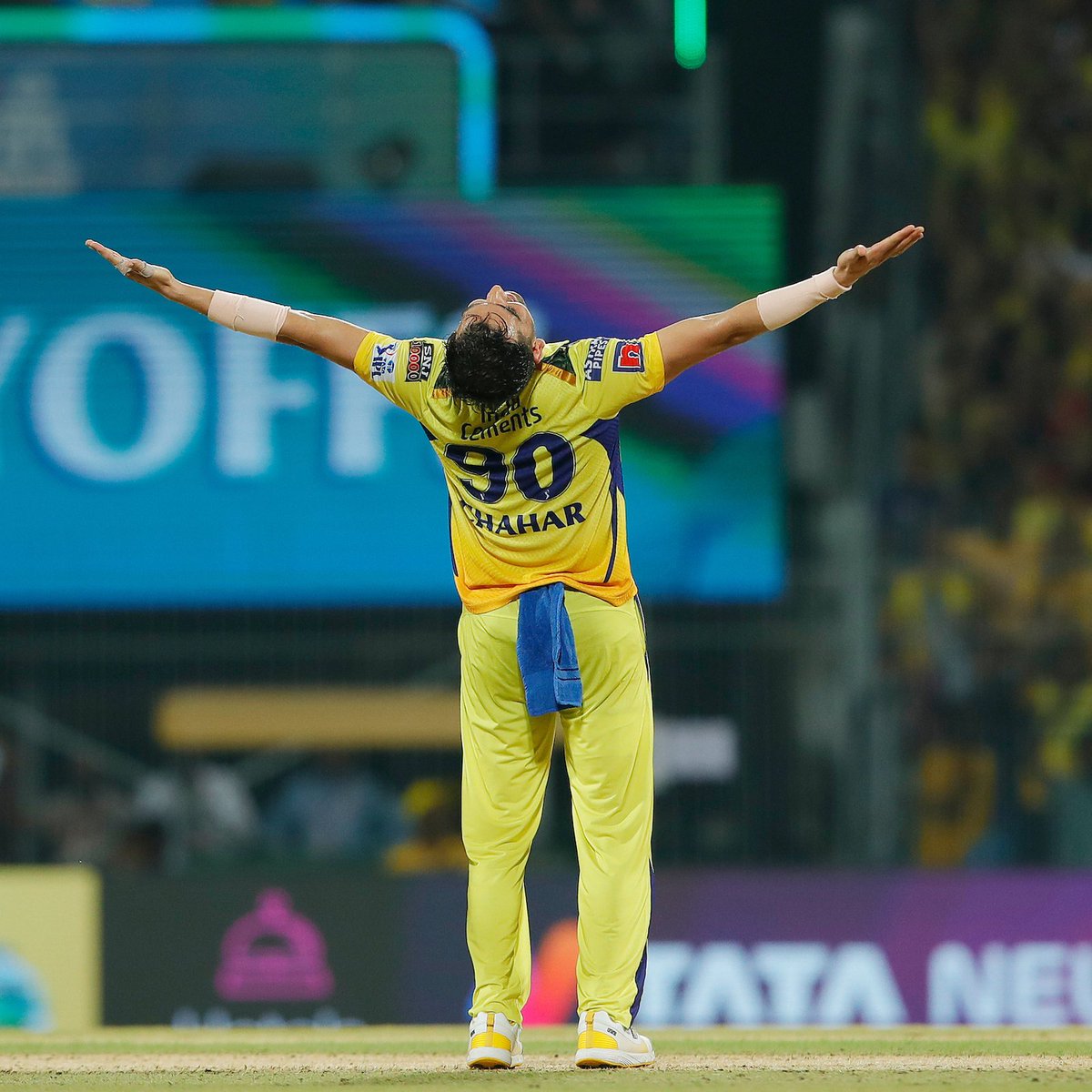 IPL's tweet photo. Chennai Super Kings on 🔥🔥 with the ball 😎

Gujarat Titans in real trouble now as they lose David Miller &amp; the well-set Shubman Gill in quick succession! 🙌

Follow the match ▶️ https://t.co/LRYaj7cLY9

#TATAIPL | #Qualifier1 | #GTvCSK https://t.co/501bpyfeYe