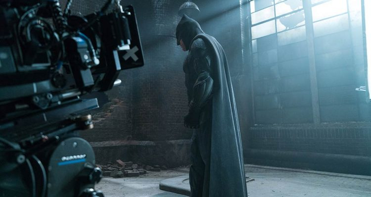 SnyderQueen_'s tweet photo. #MakeTheBatfleckMovie is trending along with SnyderVerse. Reviews of the Flash are coming in and saying Batfleck kills it for the short time he's in it. 

We all want a solo Batfleck movie.
#RestoreTheSnyderVerse @Netflix
#SellSnyderVerseToNetflix @WBD https://t.co/LLDotkKwZd
