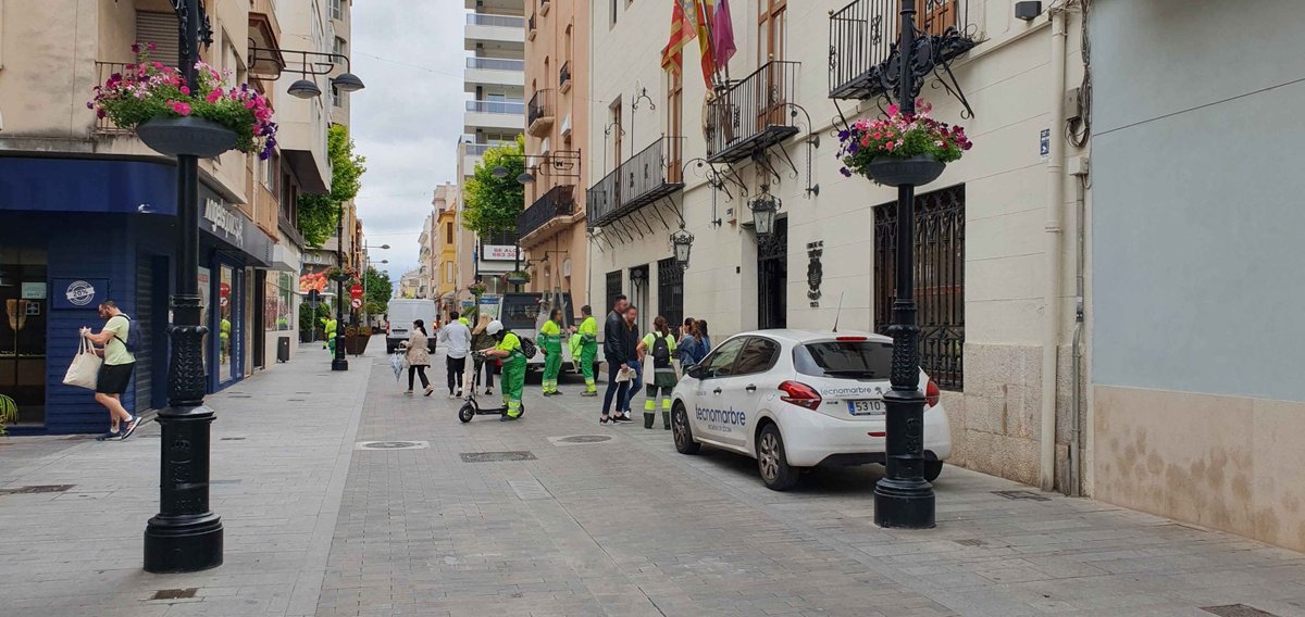 El PP denuncia reuniones electorales con empleados públicos de Gandia en horario laboral. En dicha reunión, además de los mensajes que les han transmitido los representantes socialistas, se han repartido bolsas con propaganda del PSPV-PSOE