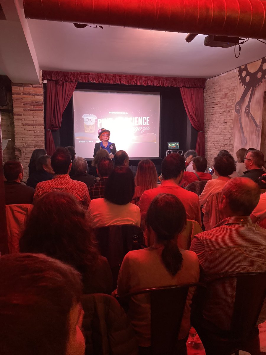 cornflakehunter's tweet photo. ¡Comenzamos nuestra segunda ronda de ciencia en @ElSotanoMagico con @RISArchers @UccUnizar!
 #Pint23ES #pint23zgz @pintofscienceES https://t.co/3fRf2v1sBN