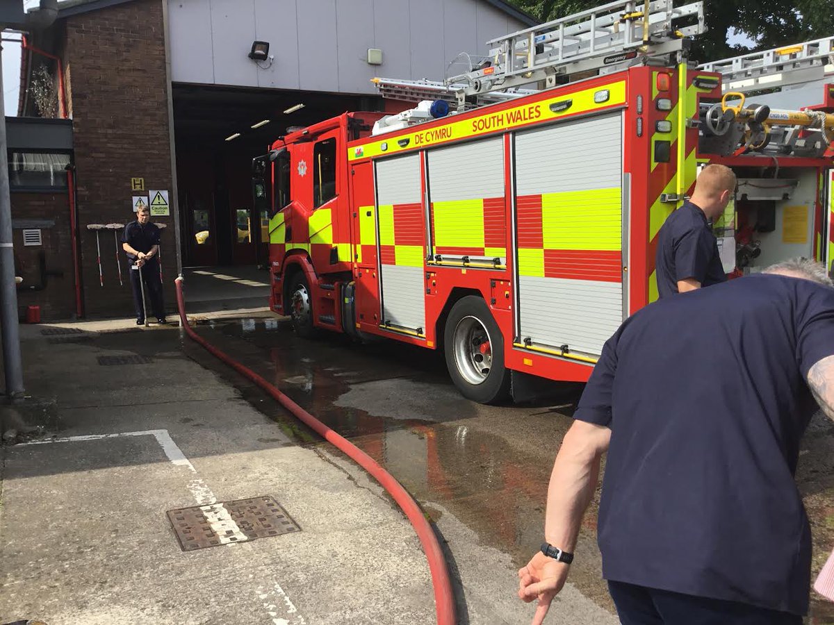 Had such a fantastic school trip to Roath Fire Station in Cardiff today. 🚒 My class were as good as gold and we all had a blast! 🔥 Thank you to the team at <a href="/SWFireandRescue/">South Wales Fire and Rescue Service</a> for being so kind and patient 🧡 #edutwitter