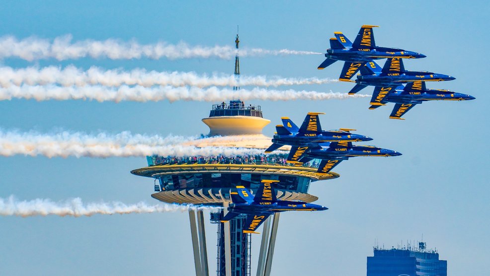 love it when they show up for Seafair week-end in Seattle.  Just ground shaking loud 💖