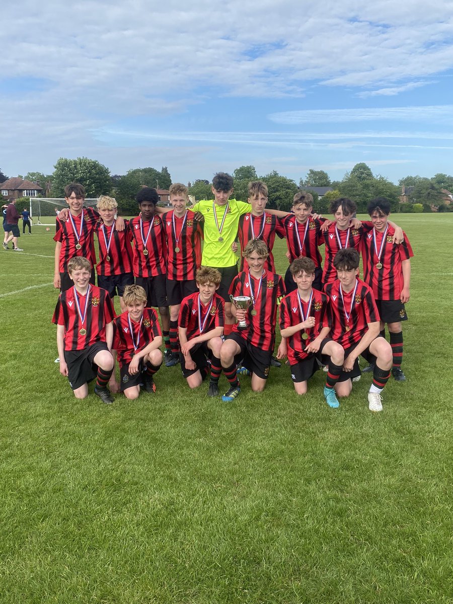 AGSBSport's tweet image. TRAFFORD CHAMPIONS!!! 🟢🔴⚫️

A fantastic comeback from our Yr9s to win 2-1 in ET! Get in!!! #agsbfootball