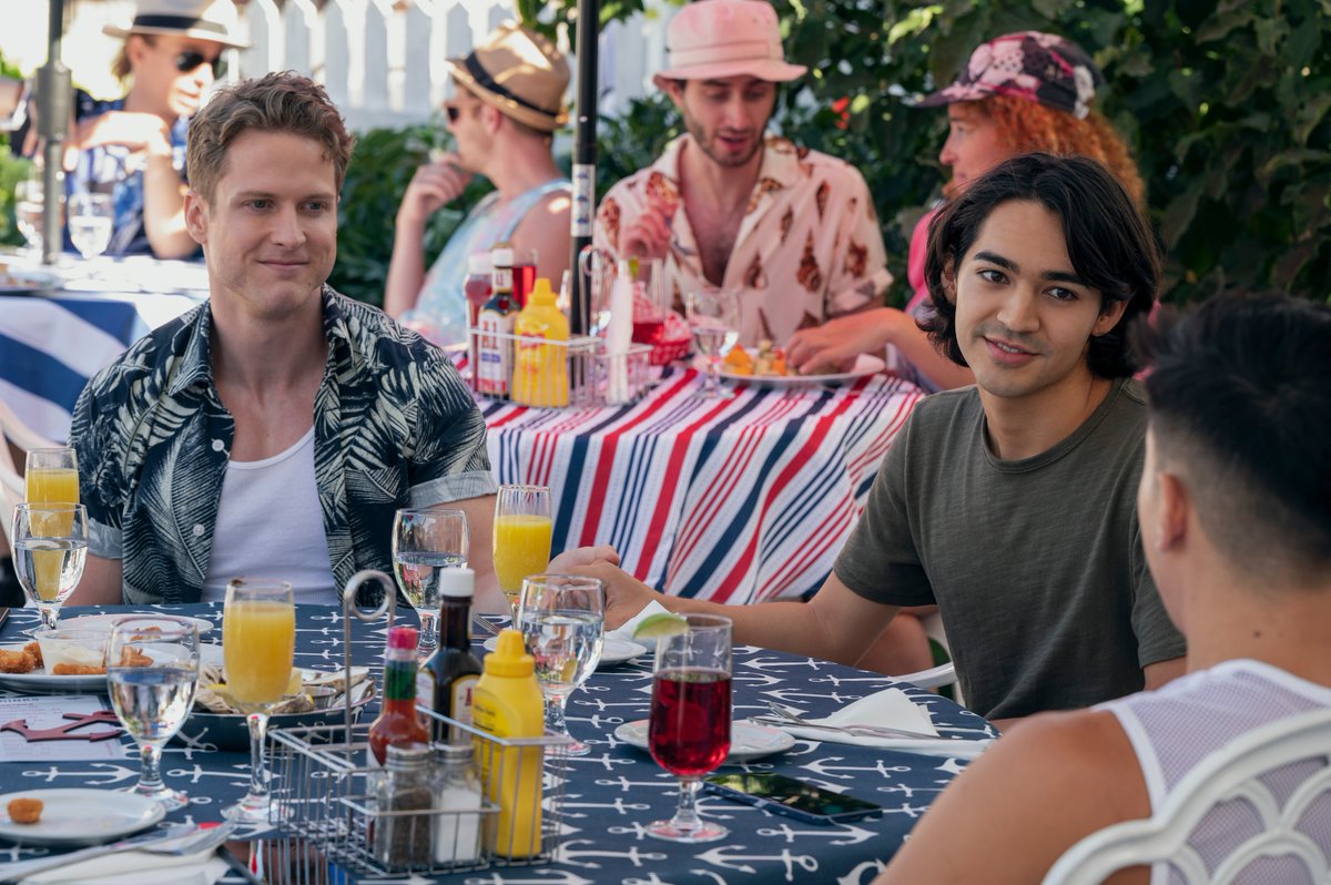 netflixgolden's tweet photo. here's your #goldenfirstlook at GLAMOROUS season 1, coming June 22 to Netflix.
the series stars Michael Hsu Rosen as Ben, a graphic designer full of angst and opinions, who has built a wall around his heart. that is, until he meets Marco, played by Miss Benny, and is inspired to stumble out of his comfort zone.