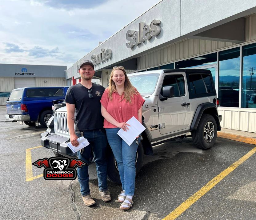 Congratulations to Melissa and Buzz on their new #Jeep #Wrangler! #CranbrookDodge #CranbrookDodgeOnTheStrip
#JeepWrangler #JeepLife #JeepLove❤️ #SparwoodBC #JeepAdventure
