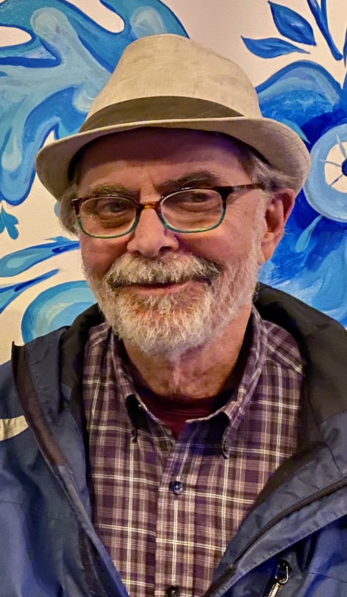 SeattlePD's tweet photo. MISSING: Leonard, 67 y/o, WM, 6’2”, 190lb, white hair, green eyes. Has Alzheimers. Last seen wearing a dark purple button-down shirt and blue jeans. Please call 911 if seen. https://t.co/LzK0fsT5aG