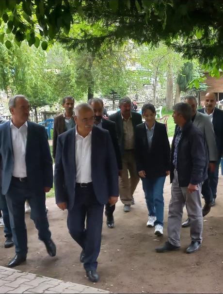 DemPartiTusba's tweet photo. #DBP İl Eş BŞK. #HarunOKAY
#Van BŞB. Eş BŞK. #MustafaAVCI
milletvekili adayımız #HavînKİYE, seçilmişler, PM #İbrahimSungur,
#Miks
(#Bahçesaray) ilçe örgütü ve seçim koordinasyonun katılımıyla esnaf ziyareti gerçekleştirildi.
2. tur değişimin tercihi olacaktır.
#TekAdamıGönder https://t.co/NJFK0Vg6ou