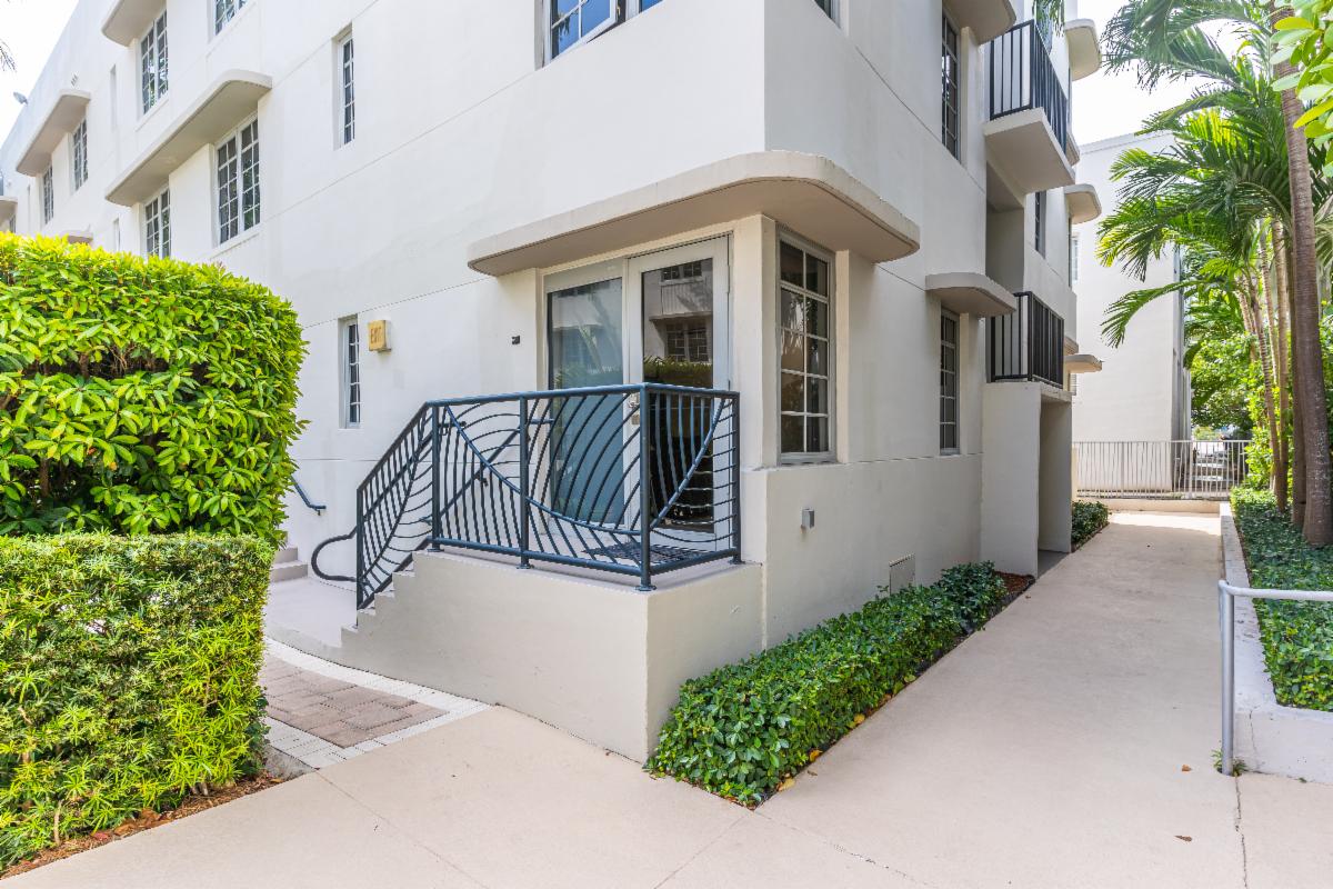 mbreproperties's tweet photo. Luxury 1BED/1BATH condo for rent in Miami Beach. Completely renovated with contemporary Italian kitchen and bath. Corner unit with lots of light, large closet, and in-unit washer/dryer.  1 self parking space. Contact Angielle at 305.804.9595.
https://t.co/1c1SNfrmoA https://t.co/7v7svzfzh4