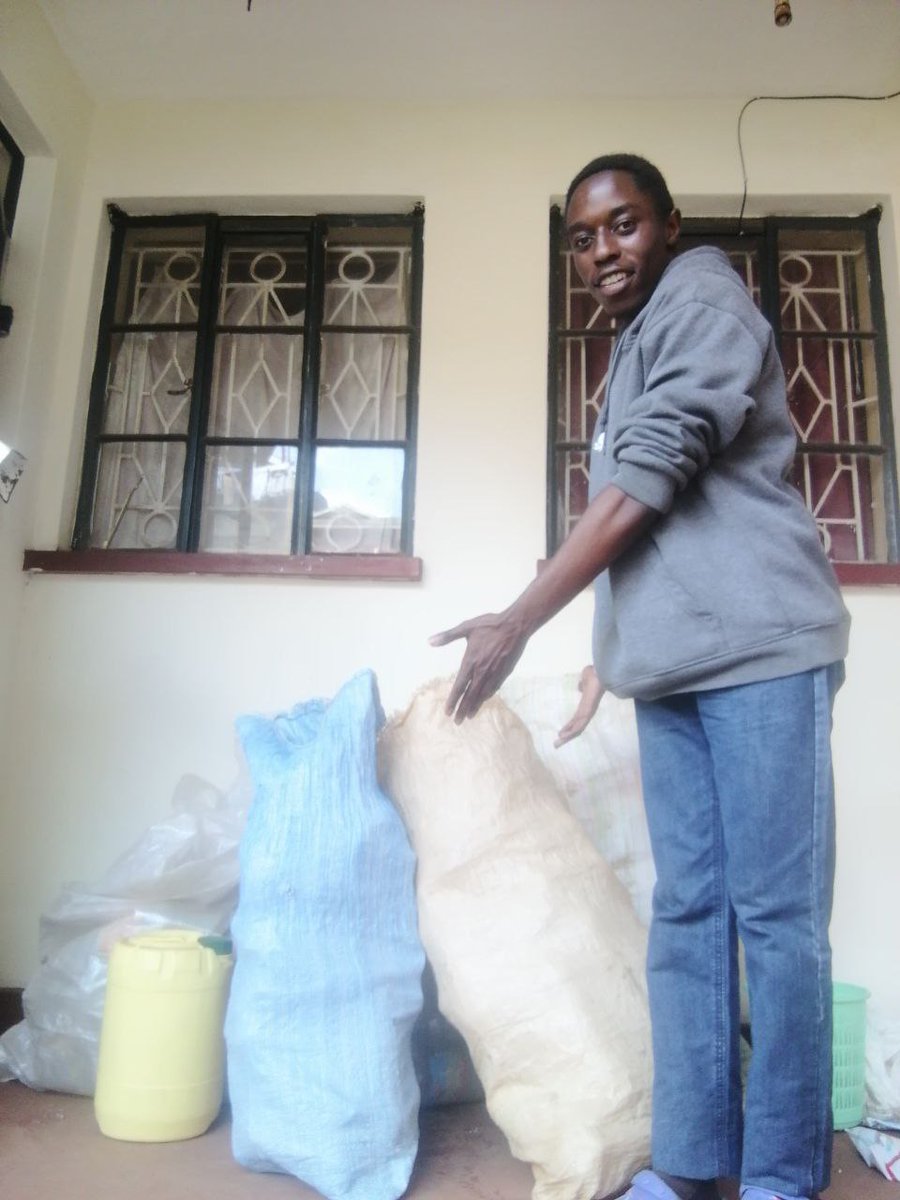 taka_kazi's tweet photo. #TakaKaziAfrica Ambassadors are on the MOVE & Taking Action. The #Plastic Collection Challenge in the run up to the #WorldEnvironmentDay 2023 is ongoing #AllYouth #Ambassadors #Volunteers are welcome to participate. #SolutionsToPlasticSolution @NemaKenya @Environment_Ke @UNEP https://t.co/SrgyndhYPT