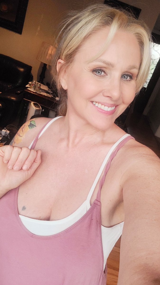 JuliaAnn™ ❤ tweet media