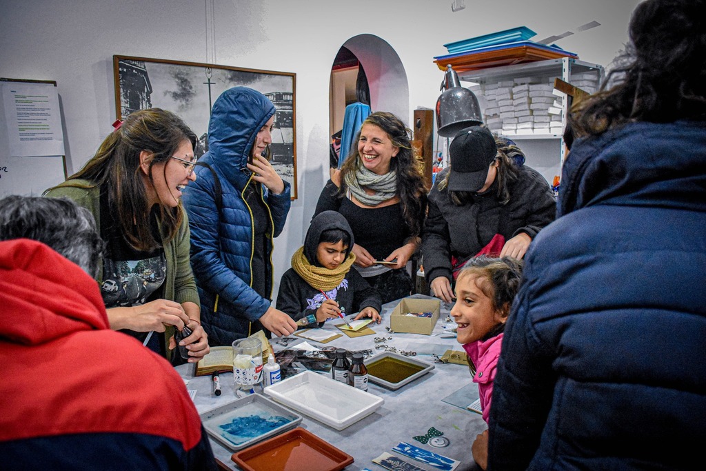 📷 TALLERES DE FOTOGRAFÍA EN UNA NOCHE EN LOS MUSEOS

🌠 El Museo Fotográfico, espacio que participó en la edición 2023 de “Una Noche en los Museos”, brindó al público una serie de talleres y realizó una hermosa feria de autor.

📸 En el encuentro lxs v… instagr.am/p/Csl-9_NsOs3/