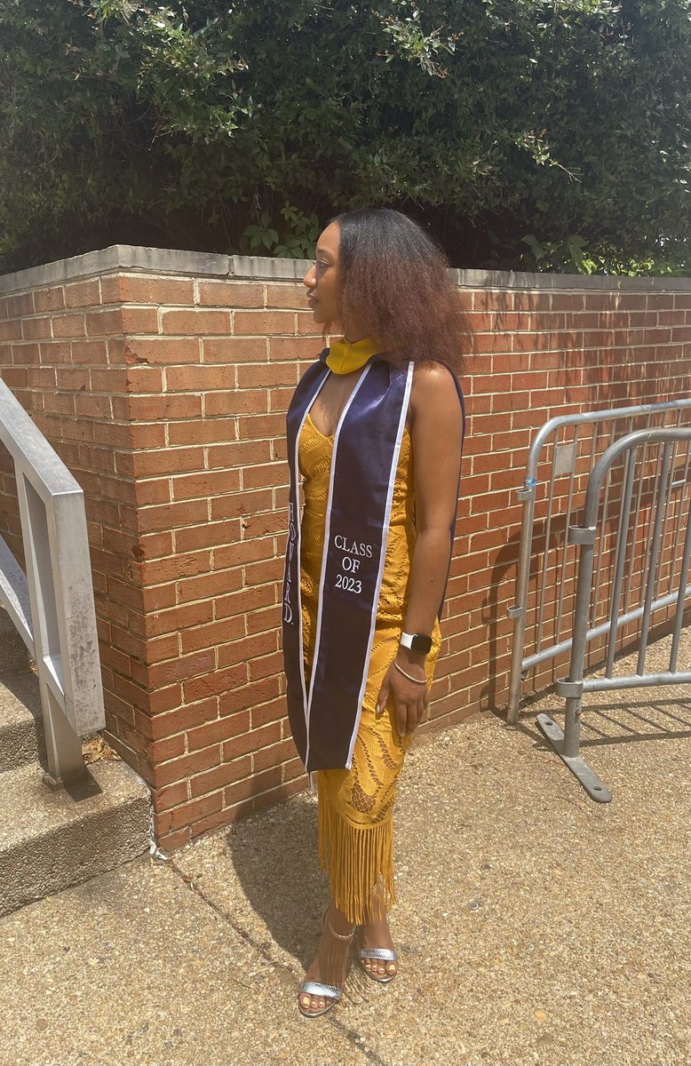 mo money ✨ tweet media