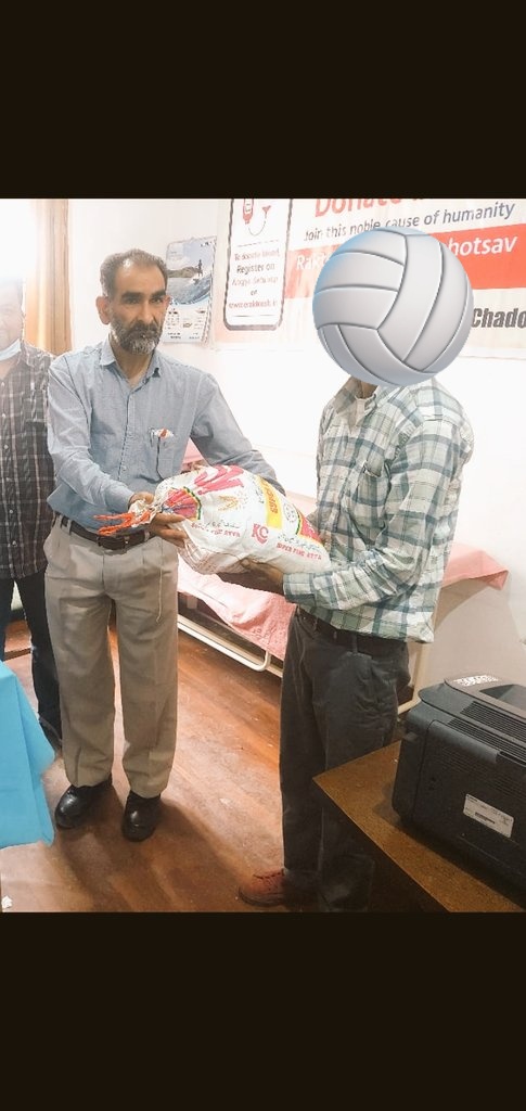 District Budgam
one day training and sensitization was held for MLHPs of block budgam and soibugh.
In todays session they were briefed about their roles in NTEP activities being first point of contact for patients. 
Under Nikshay Mitra scheme food baskets were distributed.