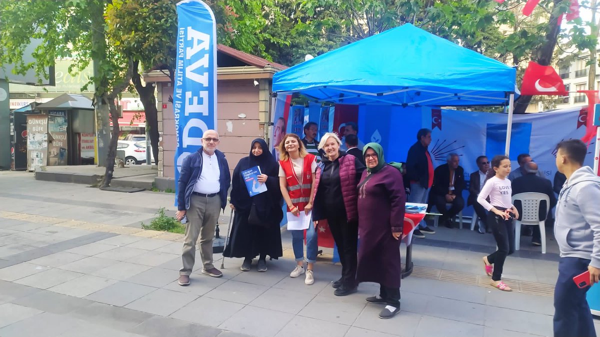 devabagclar's tweet photo. Güneşli meydanda stand çalışmalarımız devam ediyor
@ErkanSANLI__ https://t.co/4cMMs7aRUU