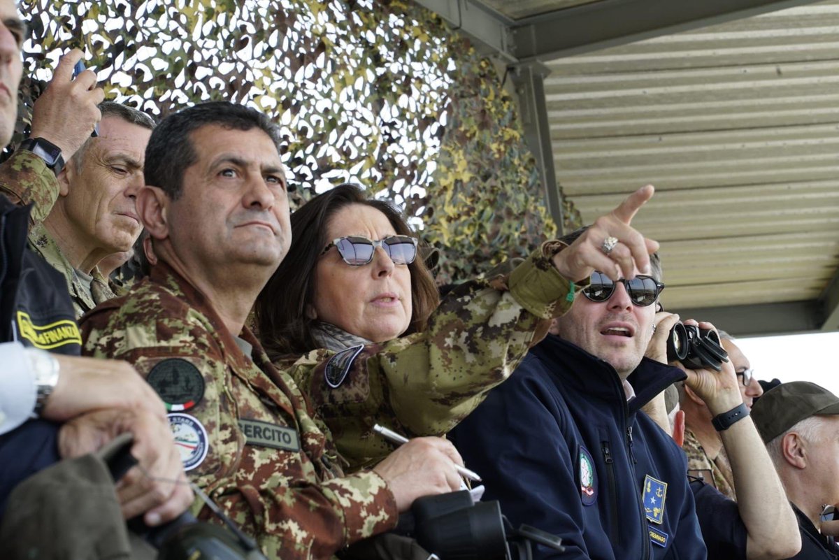isabellarauti's tweet photo. Oltre 5000 unità tra militari e personale civile, studenti di quattro università italiane “ingaggiati” come consiglieri politici, giuridici, mediatici e per le questioni di genere, 900 mezzi terrestri, aerei e navali.
#COVI #forzearmate
#JointStars
#ForzeArmate🇮🇹 #UnaForzaperilPaese
@MinisteroDifesa @SM_Difesa @Esercito @ItalianNavy @ItalianAirForce @_Carabinieri_ @DPCgov @crocerossa @vigilidelfuoco