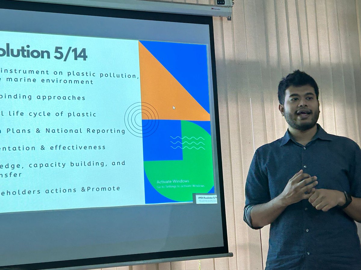 raisa_462's tweet photo. Capacity Building Session on "Global Plastics Negotiation" conducted by @zuhairkowshik bhaiya. A room full of youth learners, learning new things, networking with each other and a strong urge on how to eliminate plastic pollution from the environment. It was such a great scenario https://t.co/FJdxCDXAm3