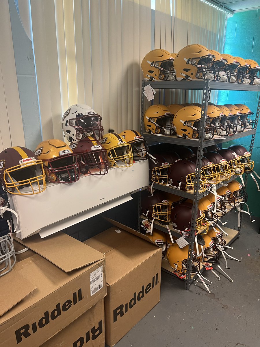 justcoachakpan's tweet photo. We about to be change the game in high school football @JsclaClark 🏈 will look good, play good, and feel good! Mark my words high school won’t wear the same thing twice this year! 😈 @OTBSports_ @peedee1906 @LAFBReport @LAvsAllYall @louisiana1A 
#come2theclark #dawgpound #sicem https://t.co/T2U7RWO8r0