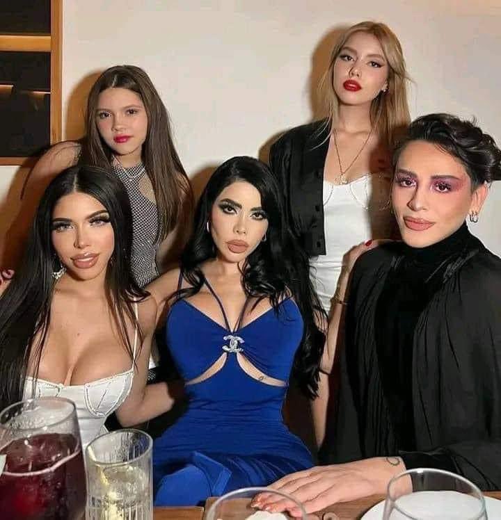 BorrachosVIP's tweet photo. “No entiendo porque le caemos mal a todos, si somos buena onda”

Mis amigos y yo: https://t.co/X4oFA69ru8