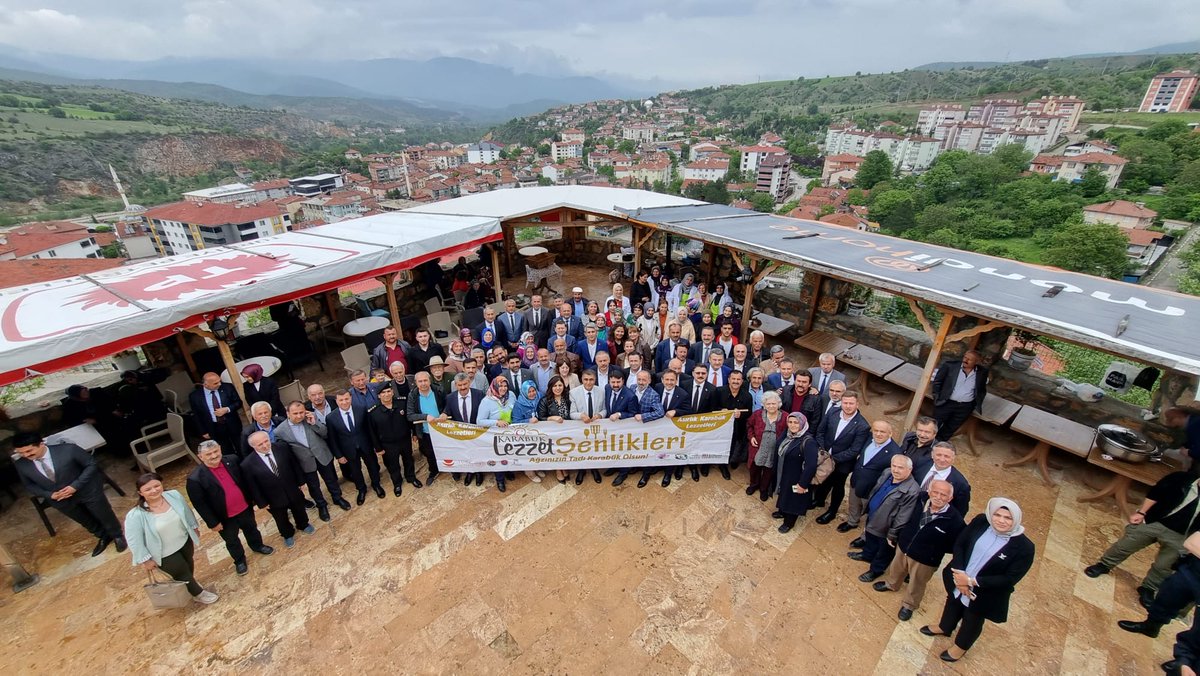 KarabukValiligi's tweet photo. 📍Lezzet Durağımız Eskipazar.
Valiliğimiz koordinasyonunda bu yıl 2'incisi düzenlenen Türk Mutfağı Haftası kapsamında bugün ki Lezzet Durağımız Eskipazar İlçemiz oldu.
#TürkMutfağıHaftası #KarabükLezzetŞenlikleri #TCKarabükValiliği #FuatGurel #ÖzlemArasGürel https://t.co/1AHFySkgNo