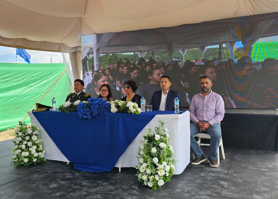 Caces_Ec's tweet photo. AHORA
✅En Manabí, Wladimir Paredes, consejero del #CACES, participó en el evento de presentación de los proyectos innovadores y de impacto regional del Instituto Superior Tecnológico Universitario del Transporte #ITESUT. https://t.co/Pa4VuL5CfT