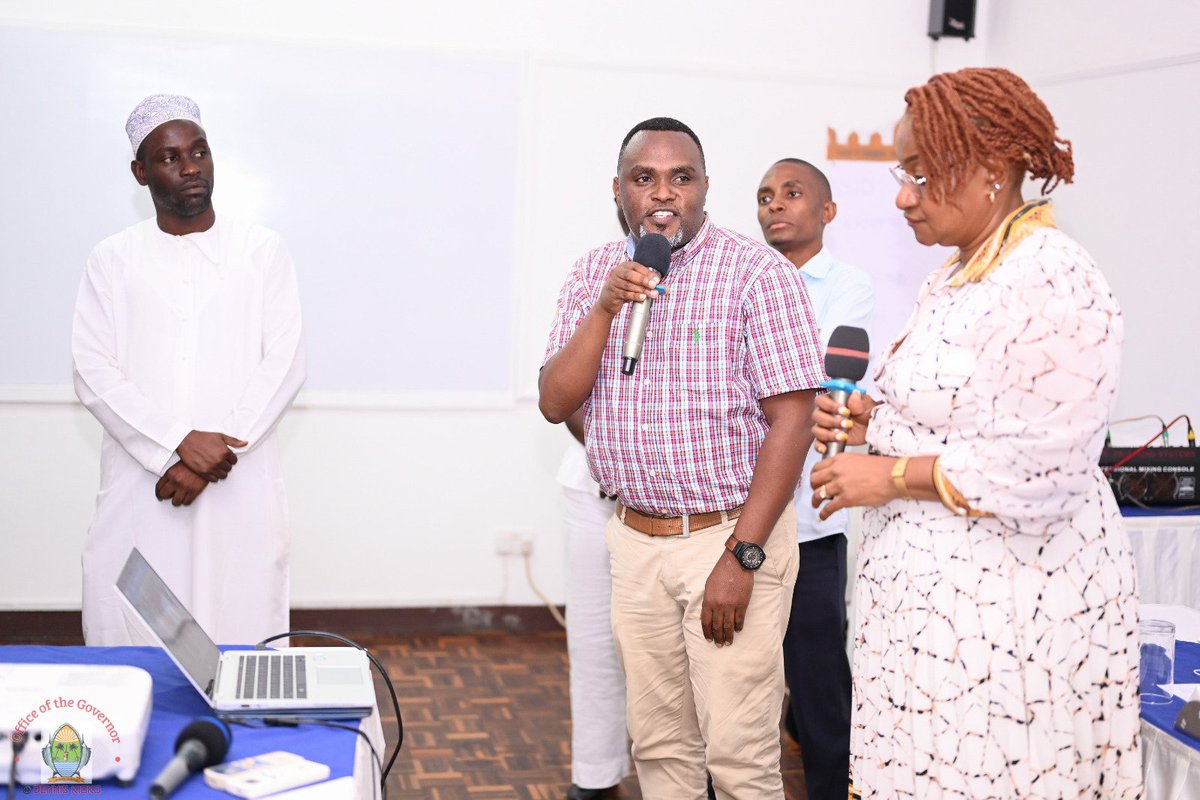 GideonMungaroM's tweet photo. Today, I received performance reports from my CECMs and Chief Officers in the key areas of my transformative agenda for Kilifi.

I am happy to note that we have enrolled over 8,000 beneficiaries into NHIF and around 3834 beneficiaries into the Mung'aro wa Kilifi care program. https://t.co/Oj7A5xowUJ